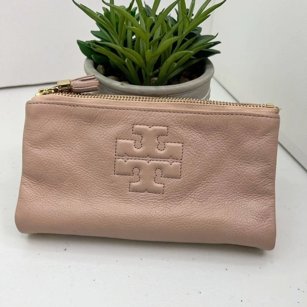 42- Tory Burch Fold Bag